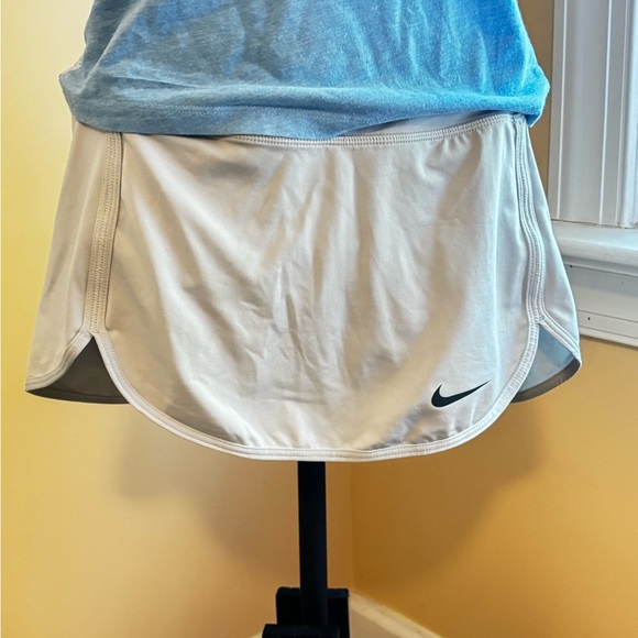 Nike Dri-Fit Tennis Skirt Womens Small | Built-In Shorts | Light Gray - Picture 4 of 8